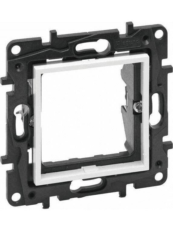 Adapteris Mosaic - Niloe step Legrand 863189 (baltas) Adapteris Mosaic - Niloe step Legrand 863189 (baltas)