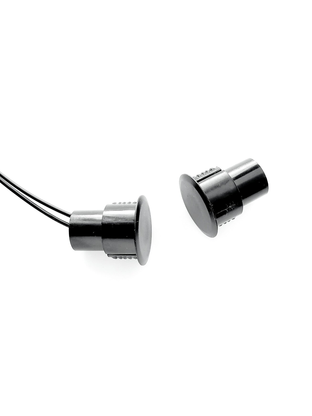 Įleidžiami magnetiniai kontaktai šarvuotoms durims (juodi) Įleidžiami magnetiniai kontaktai šarvuotoms durims (juodi)