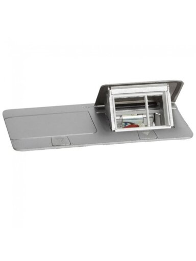 Įleidžiama modulinė dėžutė 2x4 mod. Legrand 654003 (metalinė, sidabro spalva)