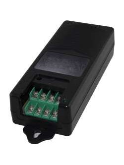 Stalinis maitinimo šaltinis 5A/12V PB-12-5-4CH (4 išvestys) Stalinis maitinimo šaltinis 5A/12V PB-12-5-4CH (4 išvestys)
