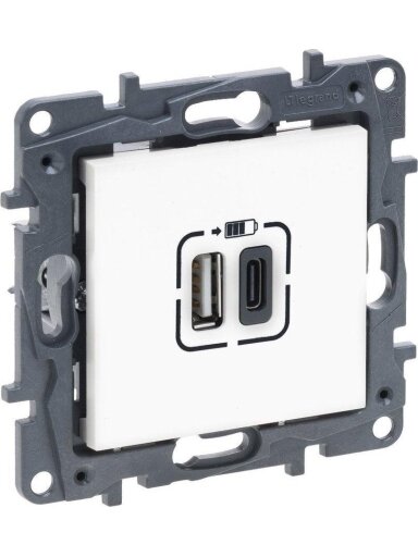 USB dvigubas C + A tipo kištukinis lizdas Niloe Step Legrand 863140 (balta spalva)