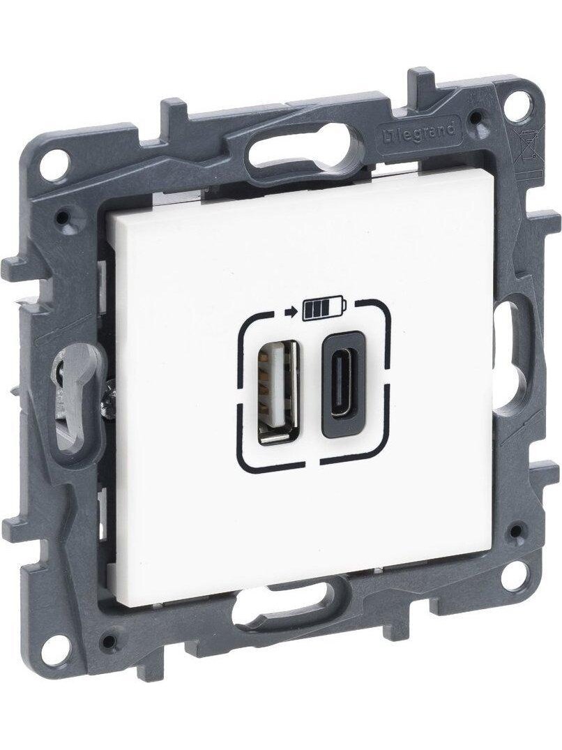 USB dvigubas C + A tipo kištukinis lizdas Niloe Step Legrand 863140 (balta spalva) USB dvigubas C + A tipo kištukinis lizdas Niloe Step Legrand 863140 (balta spalva)